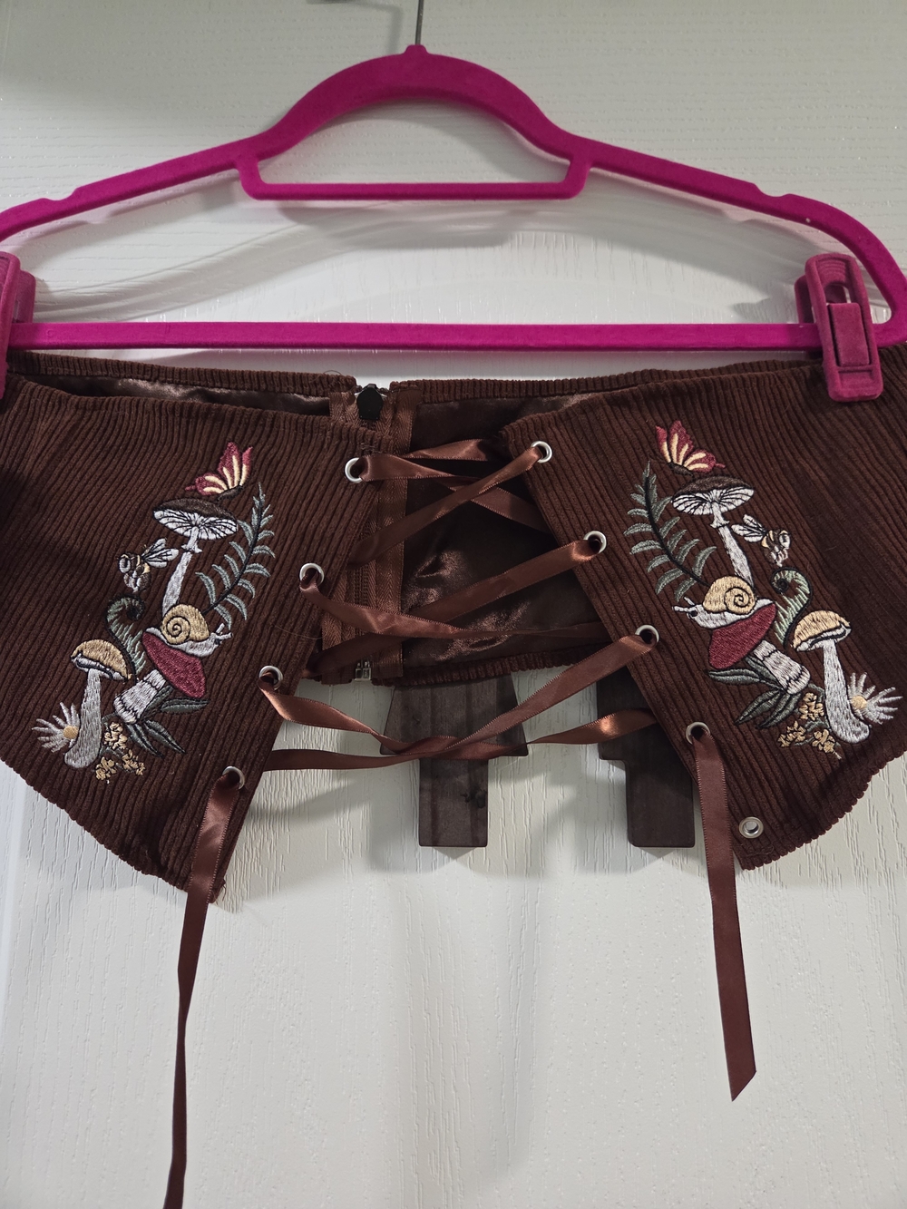 NWT Hot Topic Brown Embroidered Snail Corset Belt- Size 2x/3x- READ DESCRIPTION - Picture 3 of 5